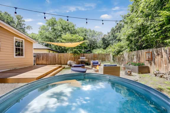 Austin Oasis with Cowboy Pool Close to Downtown - Image 1