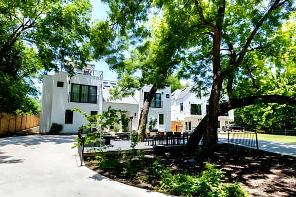 Huge 5BR Gem w/ Hot Tub - Near Downtown, SXSW - Image 1