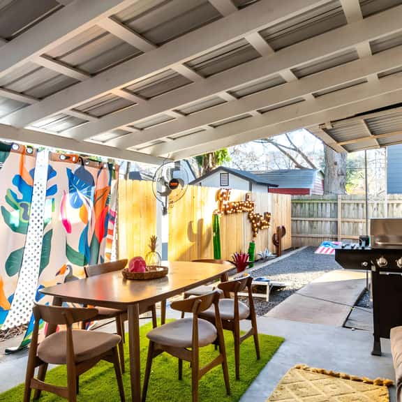 3BR House – Walk to Rainey St, Downtown & the Lake - Image 1