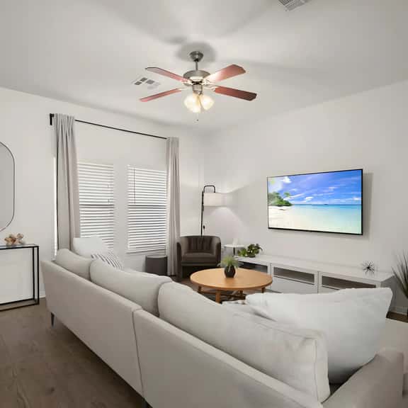 Inviting Modern Escape Near Downtown Austin Vibes - Image 1