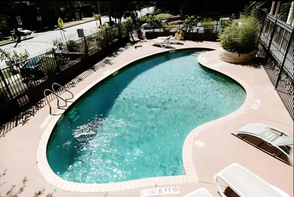 6th St Gem | Cool Pool, Free Parking, Great Vibes