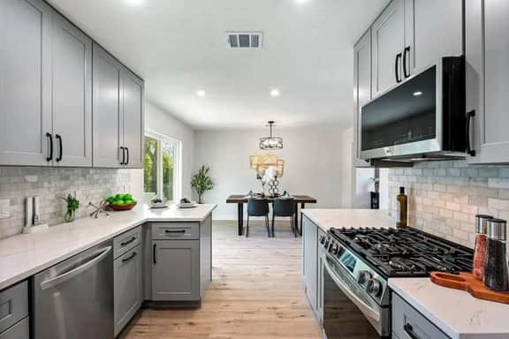 4BR ATX Home w/ Cowboy Pool, Fire Pit + Pool Table